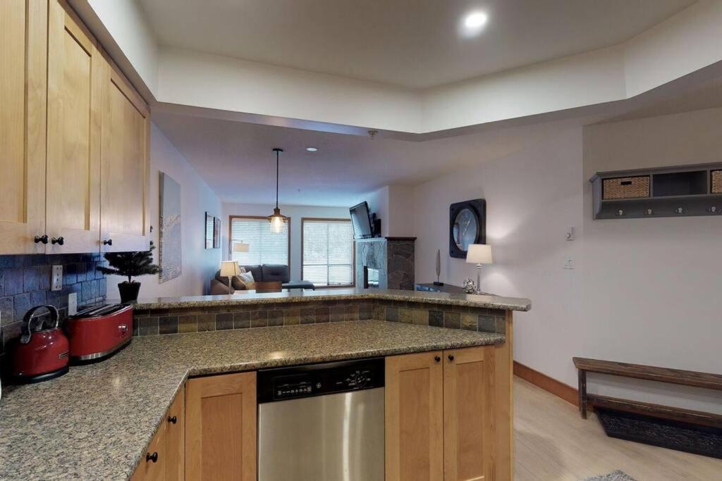 Powderhorn By Whistler Blackcomb Vacation Rentals Екстериор снимка